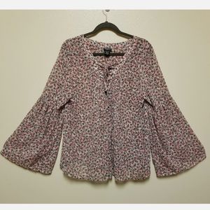 NWOT TORRID| Floral Print Bell Sleeve Crepe Blouse